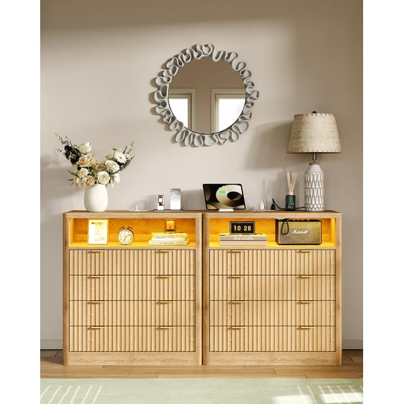 4 Drawer Storage Dresser with LED Lights & USB Charging Station Modern Farmhouse Chest of Drawers for Bedroom, Living Room or Hallway, Oak