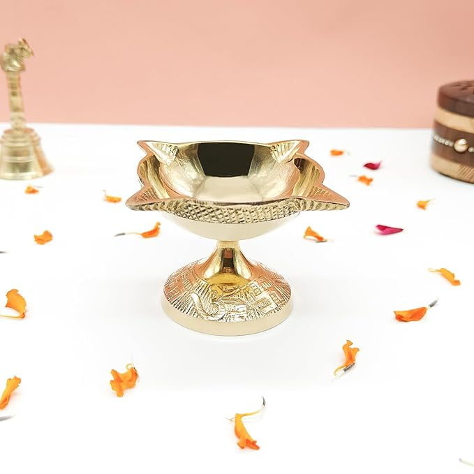 4 Face Brass Diya for Pooja, Mandir, Diwali Festival Oil lamp Diya for Daily Pooja/Diwali Pooja Charmukhi Diya for Pooja (Size - 7cm) Pack of - 01