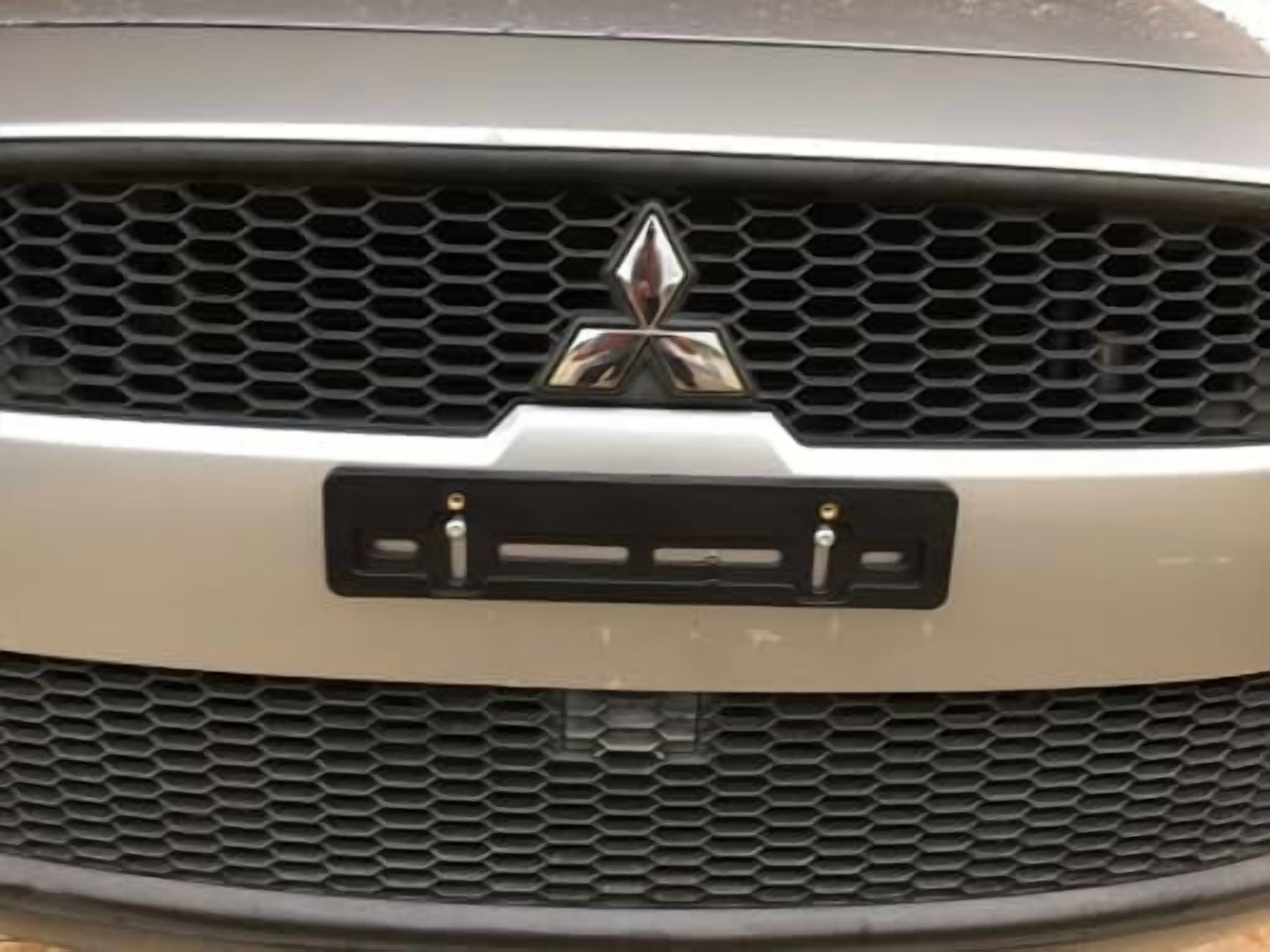 2 Front License Plate Tag Holder Mounting Mount Adapter Bumper Kit Bracket For Chrysler (All Models) Quantity Discount (9.45$ To 5.60$) (with 6 Screws 2 Built In Nuts)–Premium Car Set Accessories (2 - Foto 5