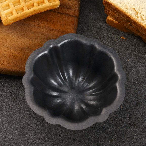 4 Inch Fluted Tube Cake Pan, Nonstick Mini Mold, Carbon Steel Fluted Baking Cake Pans, Metal Round Pumpkin Heart Round Square Cartoon Pattern Shaped Mould for Muffin, Brownie, Pudding