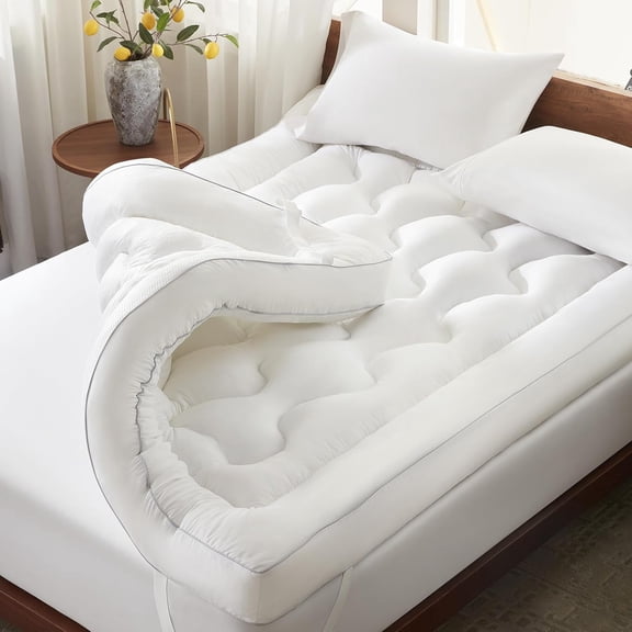 4 Inch Memory Foam Mattress Topper Queen Size for Back Pain Relief, Breathable Pillow Top with Anchor Straps