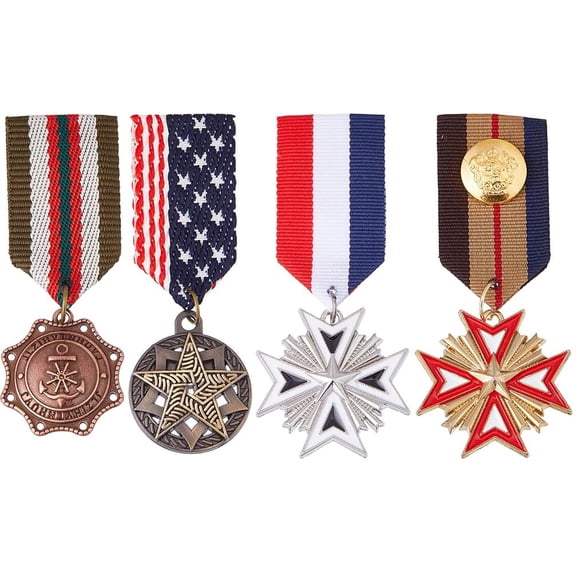 4 Pcs 4 Styles Military Medal Brooch Pins Retro British Preppy Style Alloy with Iron Pendant Lapel Pins Retro Vintage Military Medals For Uni