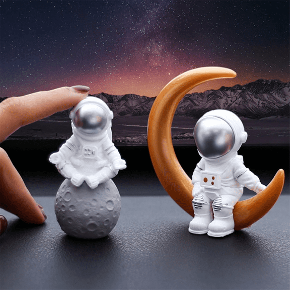 4 Pcs Astronaut Figure Statue Figurine Spaceman Sculpture Educational Toy Desktop Home Decoration Model Silver