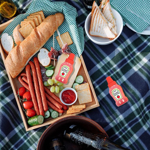 4 Pieces Mini Ketchup Bottle for Bento Box Accessories, 1 oz Condiment Squeeze Bottles Empty Plastic Salad Dressing Container Tomato Ketchup Condiments Squirt Squeezable Jar for Sauces Syrup