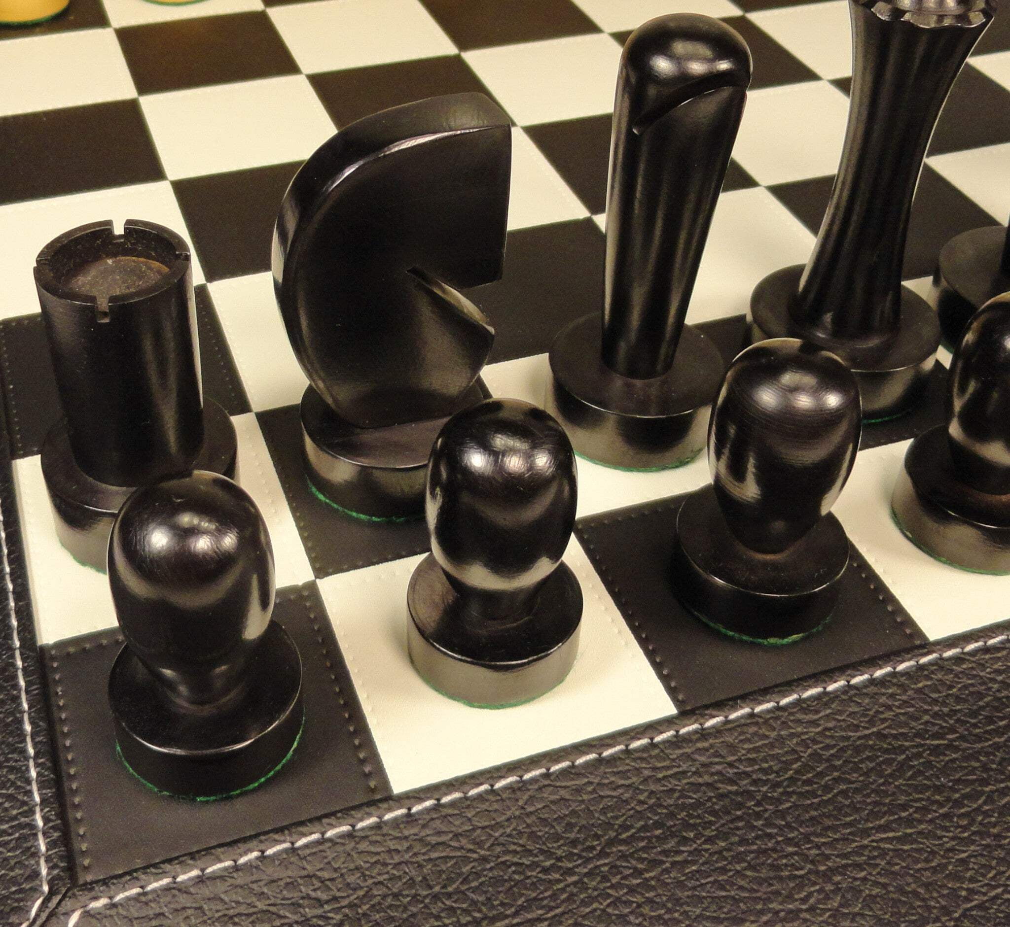 4 Q Staunton MODERN BERLINER Wood Chess Set 18" Black  White Faux Leather Board
