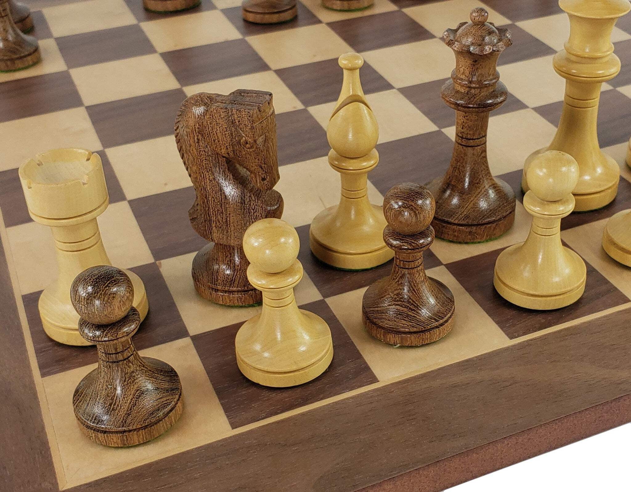4 Queens Acacia 3 1/2" King Staunton Wood Chess Set W/ 17" Walnut  Maple Board
