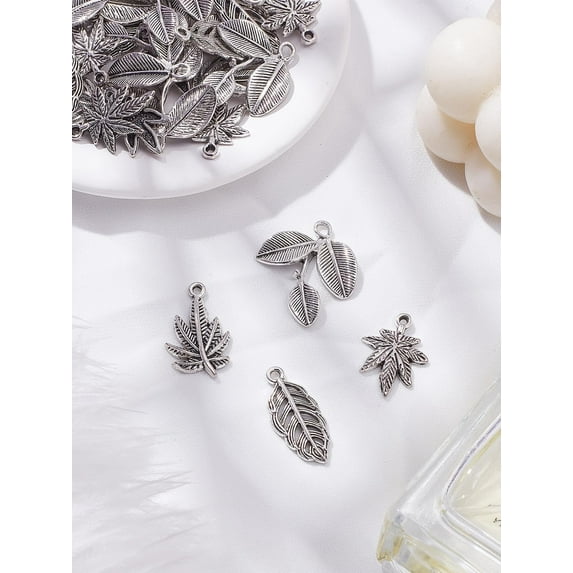40Pcs 4 Styles Tibetan Style Leaf Alloy Pendants Leaf Jewelry Accessories Silver Charms Pendants for Bracelet Necklace Jewelry Making and Crafting 20.5~26x11~23.5x2~6mm