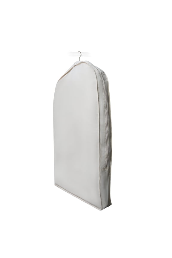 42" x 24" x 4" Premium garment bags: Protect your clothes in style.