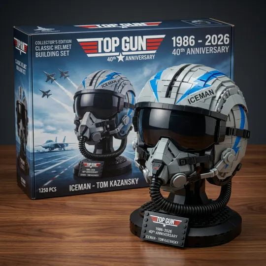 425 PCS Vintage Military Fighter Pilot Helmet Building Blocks Desktop Collectible Model, Ages 14+