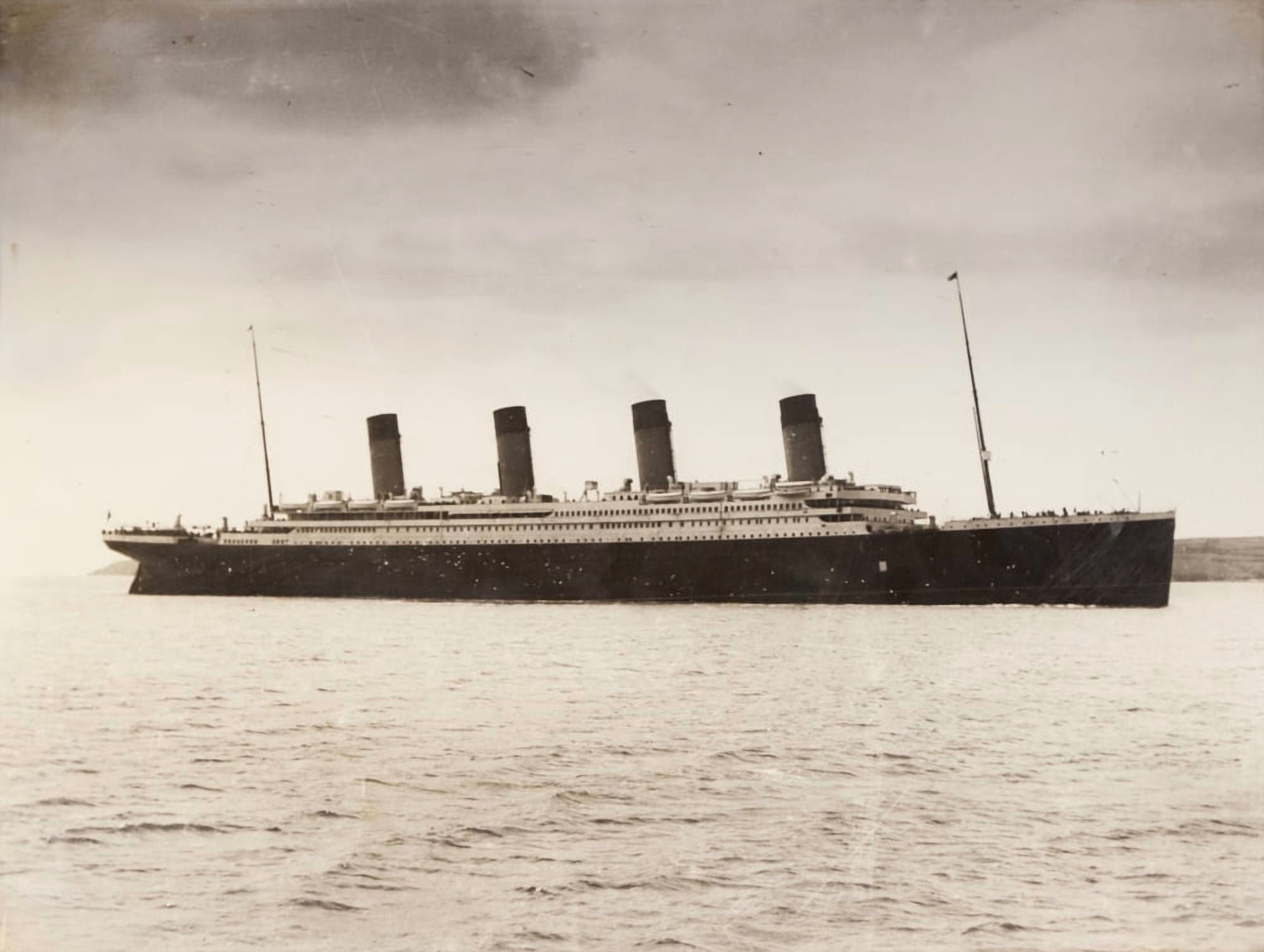 The 46 328 Tons Rms Titanic Of The White Star Line Which Sank At 2 20 Am Monday Morning April 15 After Hitting Iceberg In North Atlantic 1912 Canvas Art - Ken Welsh Design Pics (34 x 26)
