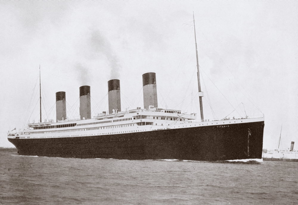The 46328 Tons Rms Titanic Of The White Star Line Which Sank At 220 Am Monday Morning April 15 1912 After Hitting Iceberg In North Atlantic Canvas Art - Ken Welsh Design Pics (18 x 12)