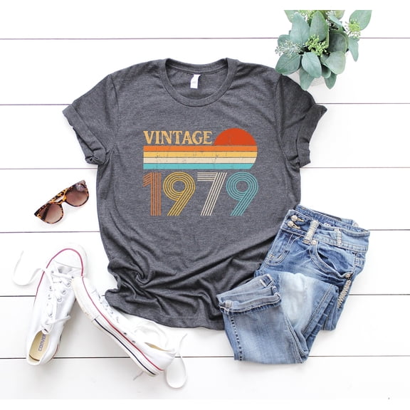 46Th Birthday Shirt Vintage 1979 Tee 46 Birthday Gift For Women, Forty Six Birthday Gift For Men Forty-Sixth Birthday Best Friend Bday Woman