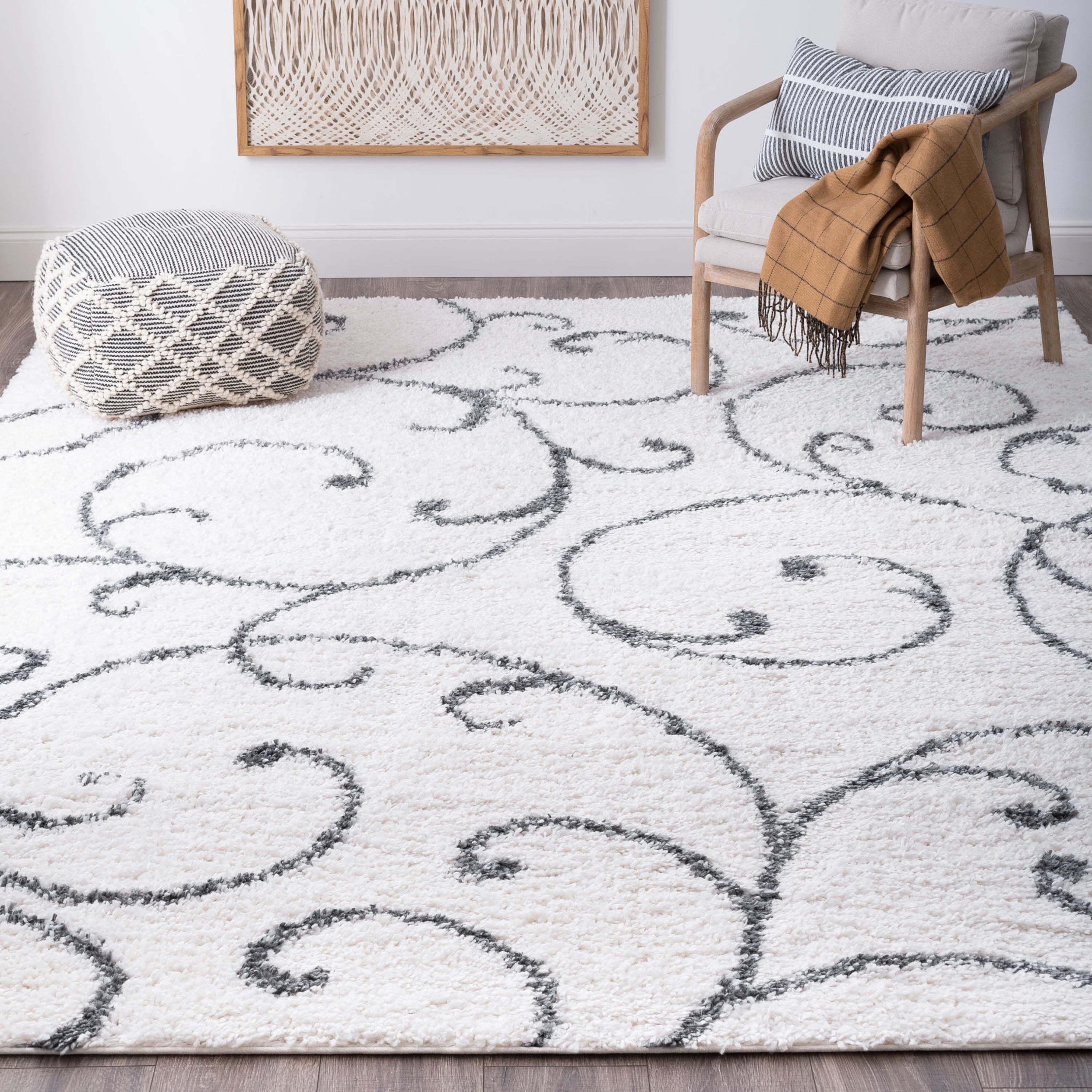 Bliss Rugs Transitional Floral 4' x 5'3'' White and Gray Polypropylene Indoor Area Rug, 4' x 5'3''