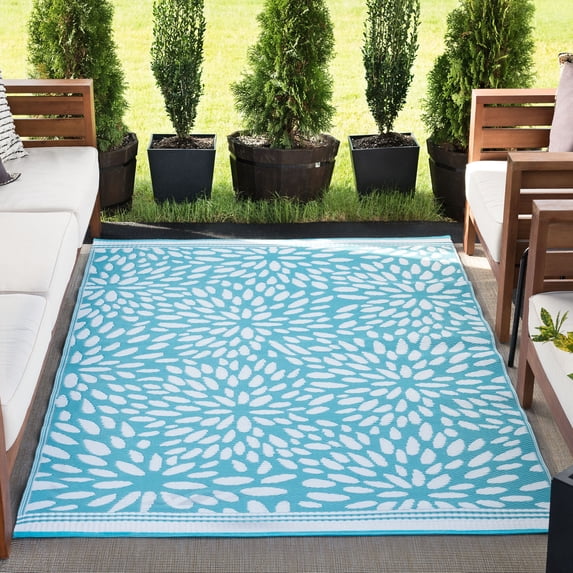 4x6 Reversible Aqua and White Polypropylene Outdoor Floral Area Rug