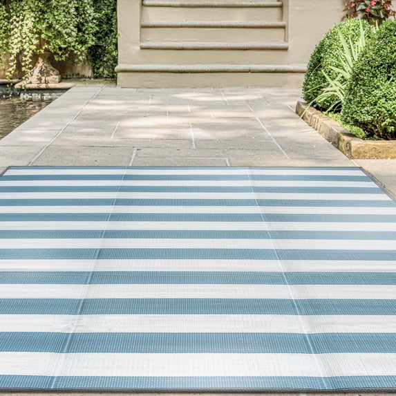 Luna Contemporary Stripe Aqua and White Polypropylene Reversible Plastic Straw Outdoor Area Rug, 4' x 5'11'' Rectangle
