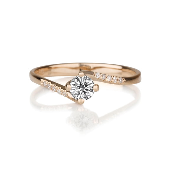 5.00MM D-F VS Moissanite Ring With Diamonds (0.41 ct Moissanite Weight, 0.55 ctw dew) Twist Channel set 14K Gold