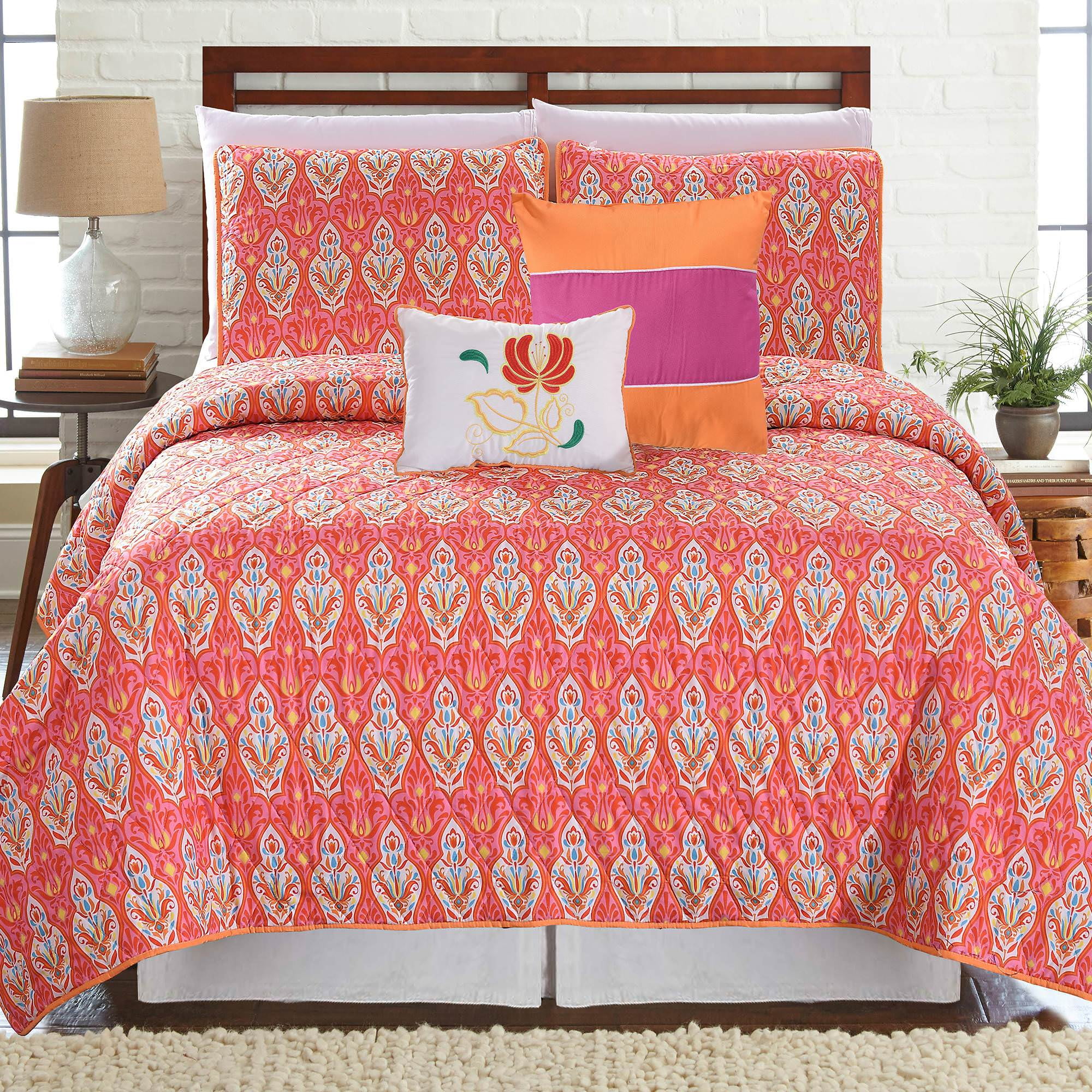5 Piece Printed Reversible Quilt Set Vendome