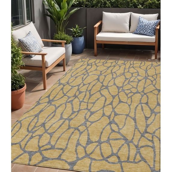HomeRoots 599191 5 x 8 ft. Gold & Gray Geometric Washable Indoor & Outdoor Rectangle Area Rug