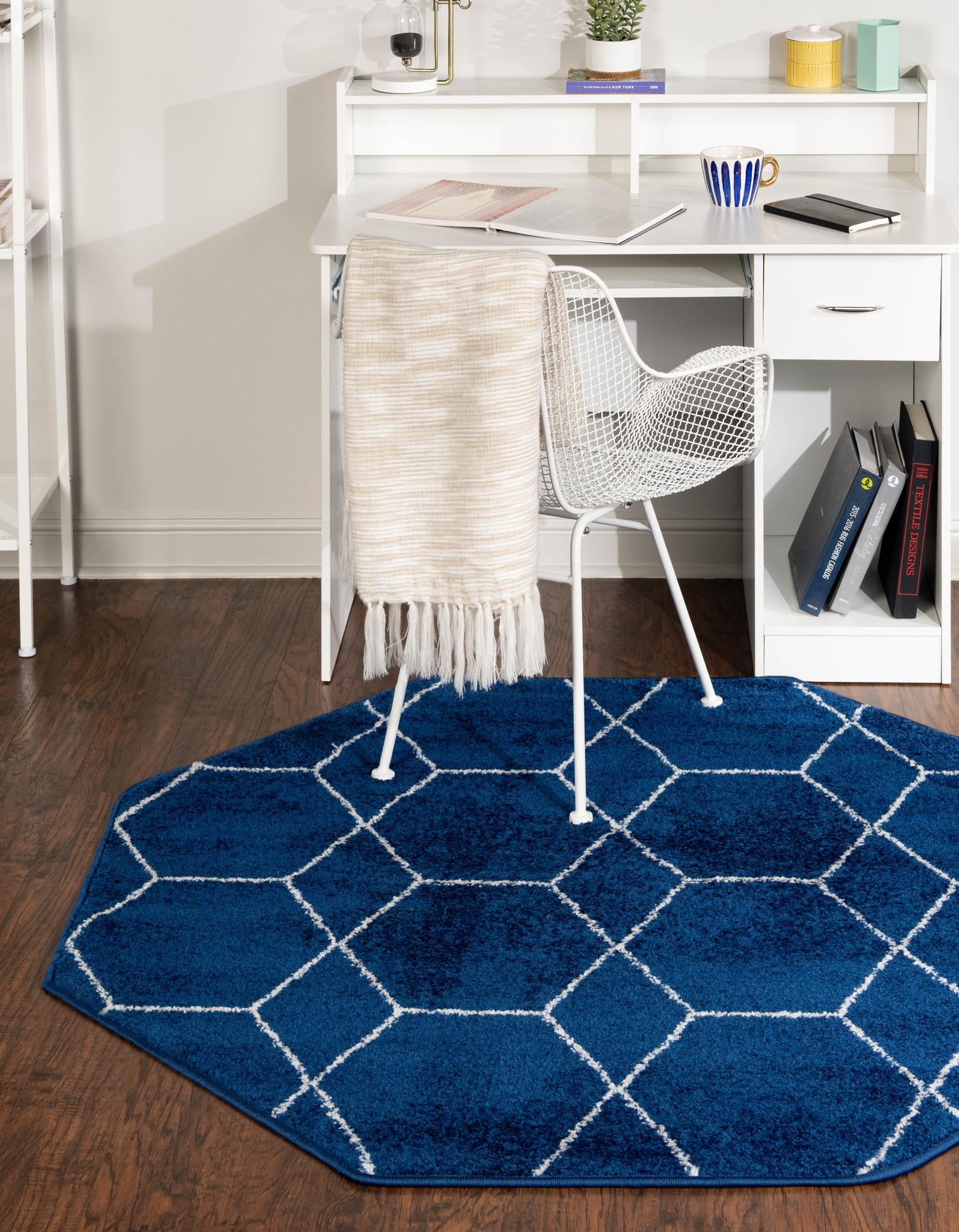 Navy Blue Octagon Trellis 5' Synthetic Easy-Care Rug