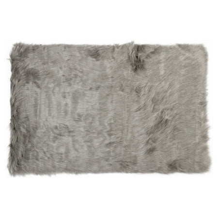 5' x 8' Gray Faux Sheepskin Area Rug