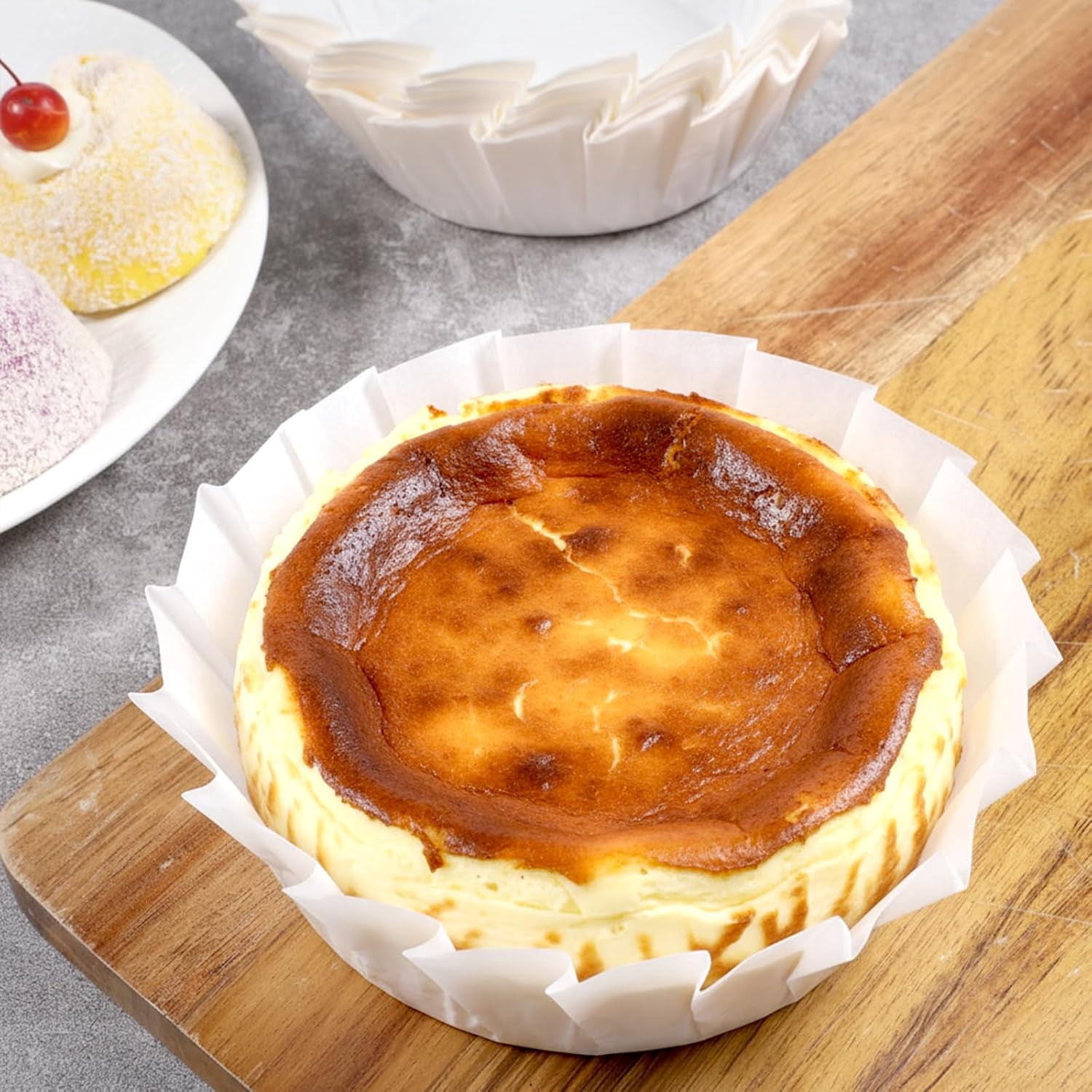50 PCS Basques Cake Paper, 4 Inch Disposable Round Parchment Liners, Non-Stick Muffin Cupcake Liners Wrappers Oil Paper for Baking Cheesecake Air Fryer Cake Pan Oven