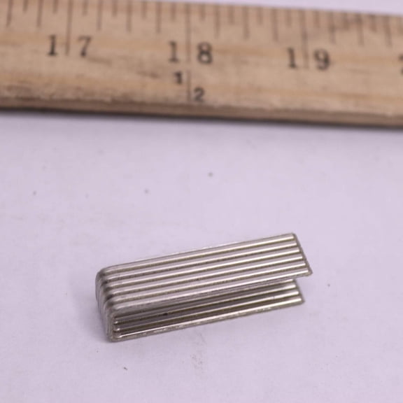 (500-Pk) Grip-Rite Medium Crown Staples 316 Stainless Steel 18-Ga 1-1/2"