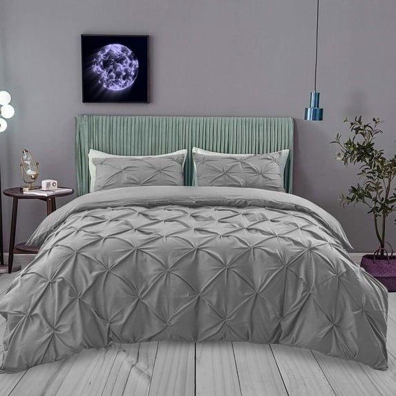 500-Thread Count 100% Egyptian Cotton Pinch Pleated Pintuck Design 3pc Duvet Cover Set , With Zipper Closure & Corner Ties - OverSize Queen Size ( 98" x 98" ) Inches, (Silver Grey)