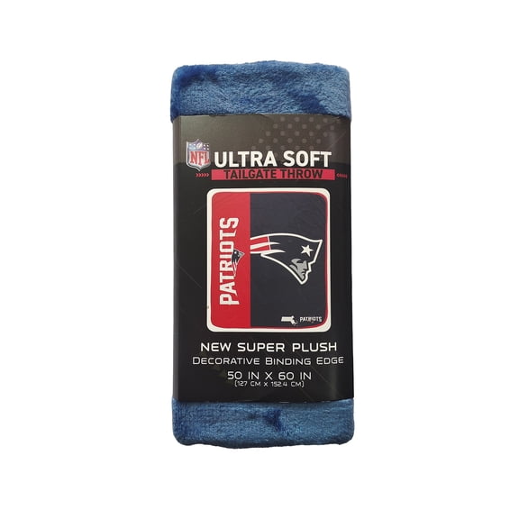 NFL New England Patriots Endzone 50x60 Ultra Soft Tailgate Throw