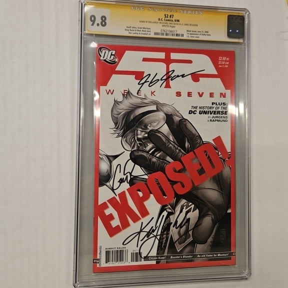 52 #7 - CGC 9.8 Comic Book