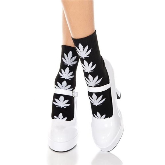 537-BLACK-WHITE Leaf Print Socks, Black & White