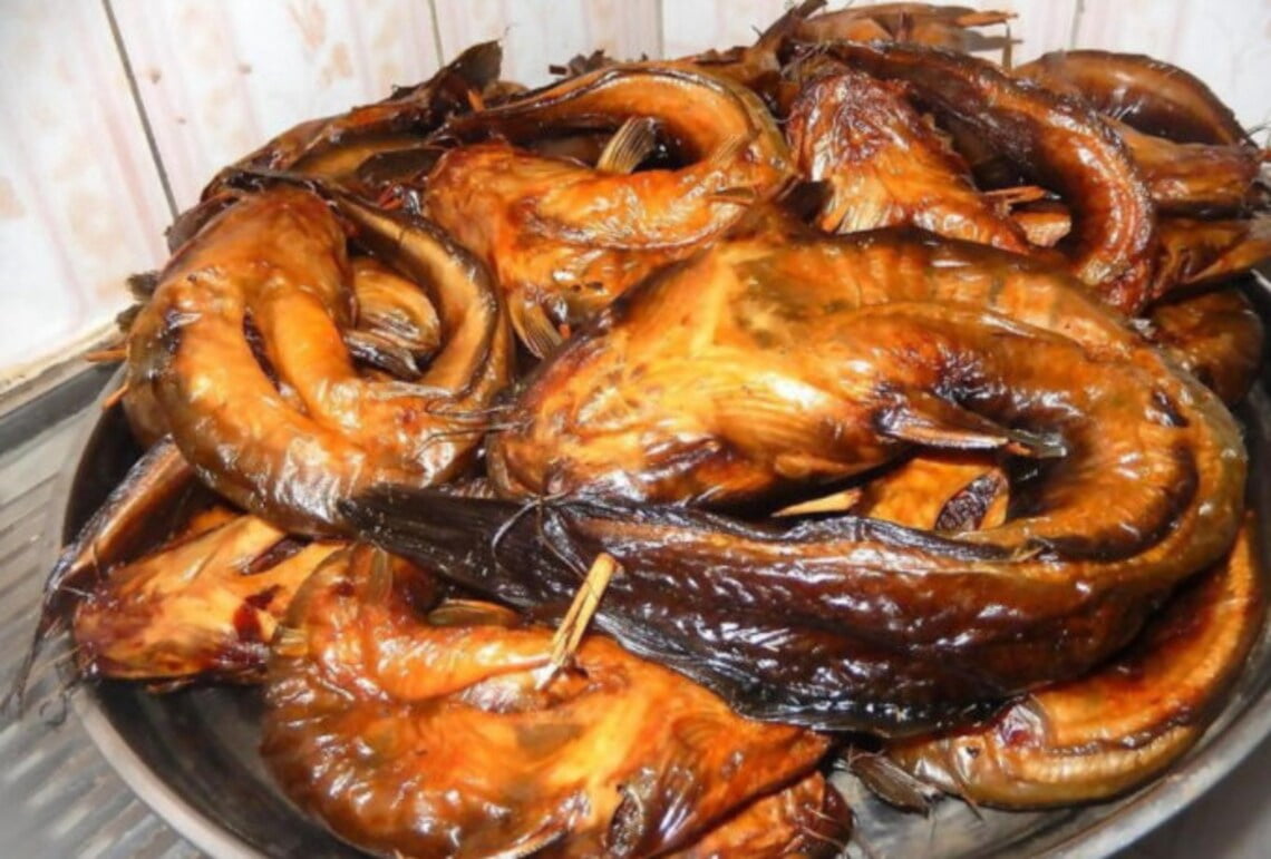 Aro Fish 550g African Smoked Catfish – Nigerian smoked dried fish a bag | Smoked ...