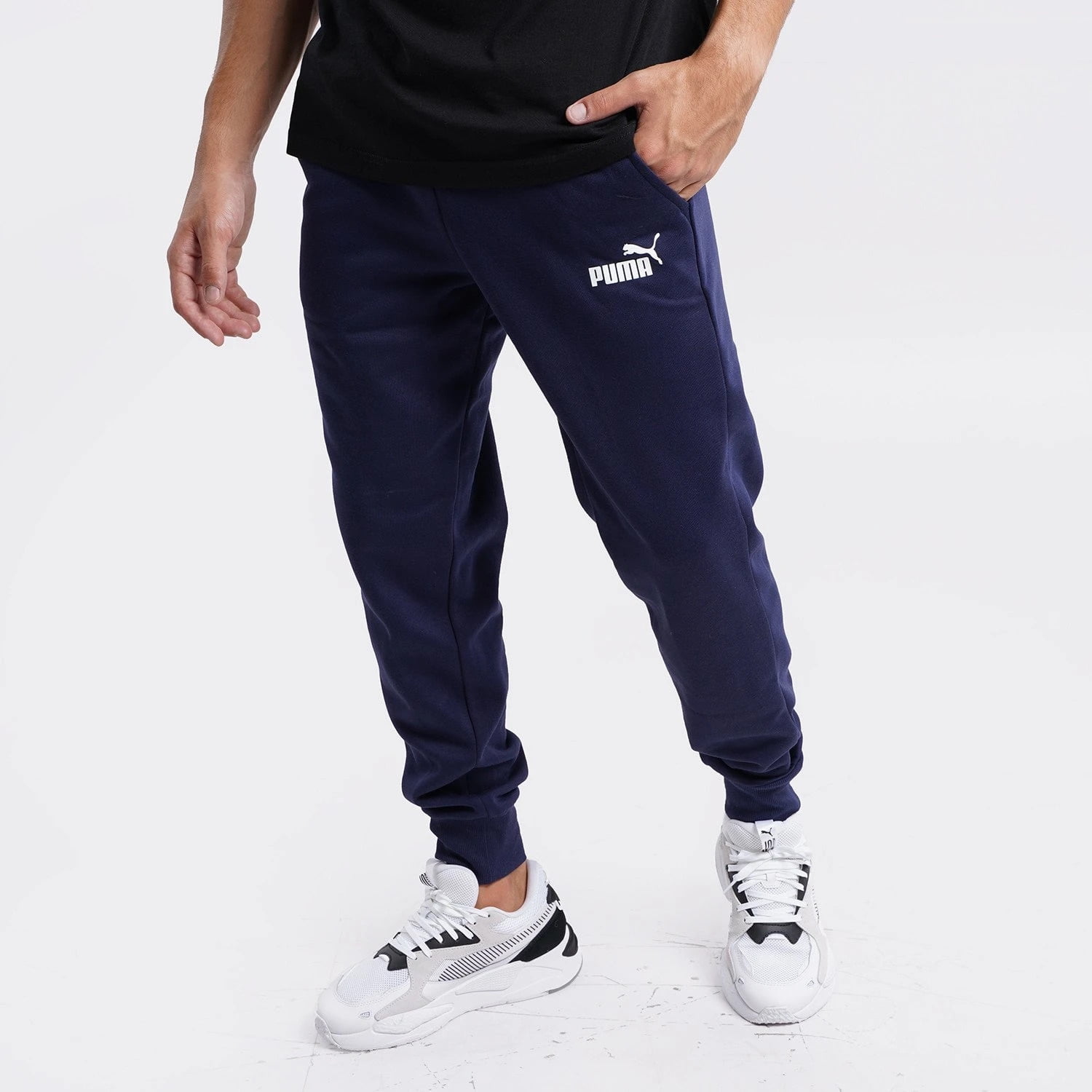 586714-06] Mens Puma Essential Fleece Pants Logo