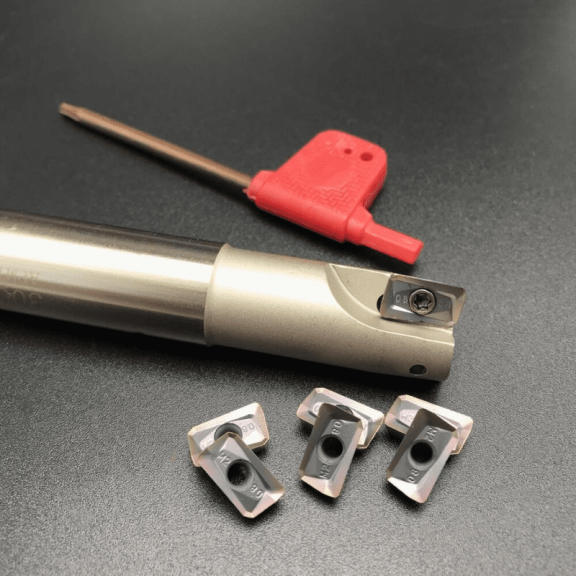 5PC APMT1135PDER-M2 carbide insert +300R C16-16-200-2T Indexable End Mill Holder