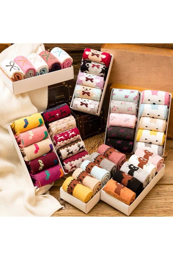 5Pair Women's Christmas Holiday Socks Cotton Xmas Socks for Girls Novelty Christmas Gifts with Box