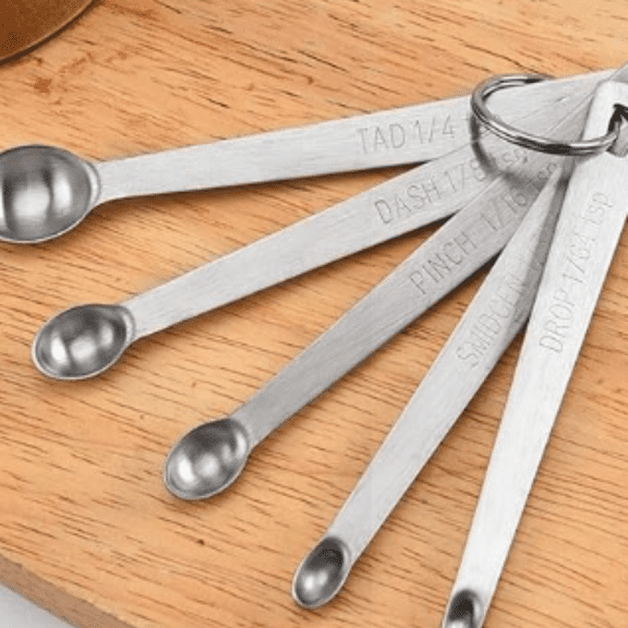 5Pcs Teaspoon Measuring Spoons, 1/4 tsp, 1/8 tsp, 1/16 tsp, 1/32 tsp, 1/64 tsp Metal Measuring Spoons Set, Stainless Steel Cooking Baking Tiny Measuring Spoon for Powders, Spices, Salt
