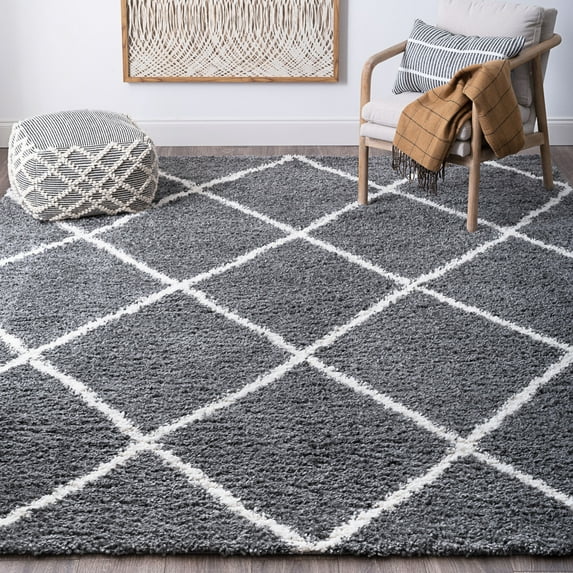 Bliss Rugs Transitional Diamond 5'3'' x 7'3'' Gray and White Polypropylene Indoor Area Rug, 5'3'' x 7'3''