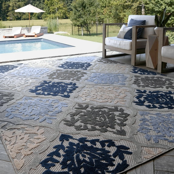 Oasis Modern Medallion Blue and Cream Polypropylene Indoor Outdoor Area Rug, 5'x7' Rectangle
