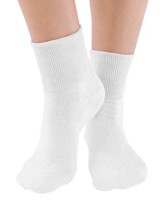 Hanes Women's Breathable Cushioned Crew Socks, Comfort Toe Seam, 6-Pairs