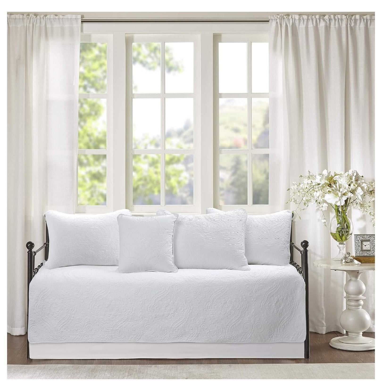 6 Piece Daybed Cover Set, Solid White Chic Medallion Trendy Damask
