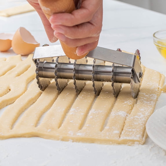 6-Wheel Pastry Cutter Roller with Wooden Handle, Stainless Steel Wavy Edge Dough Cutter for Pasta, Pizza, Ravioli and Cookie Crusts