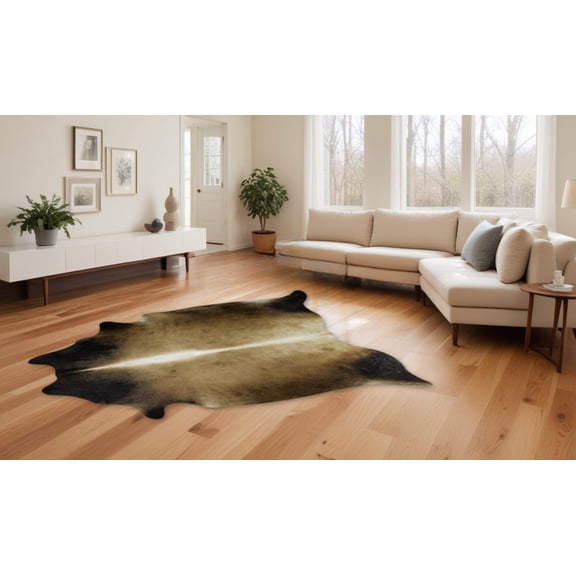 HomeRoots 544322 6 x 7 ft. Cowhide Hand Knotted Novelty Area Rug, Tan