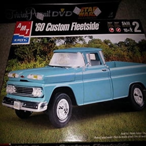ERTL Company 1960 Chevy Custom Fleetside Pickup Truck 1:25 Scale Model Kit