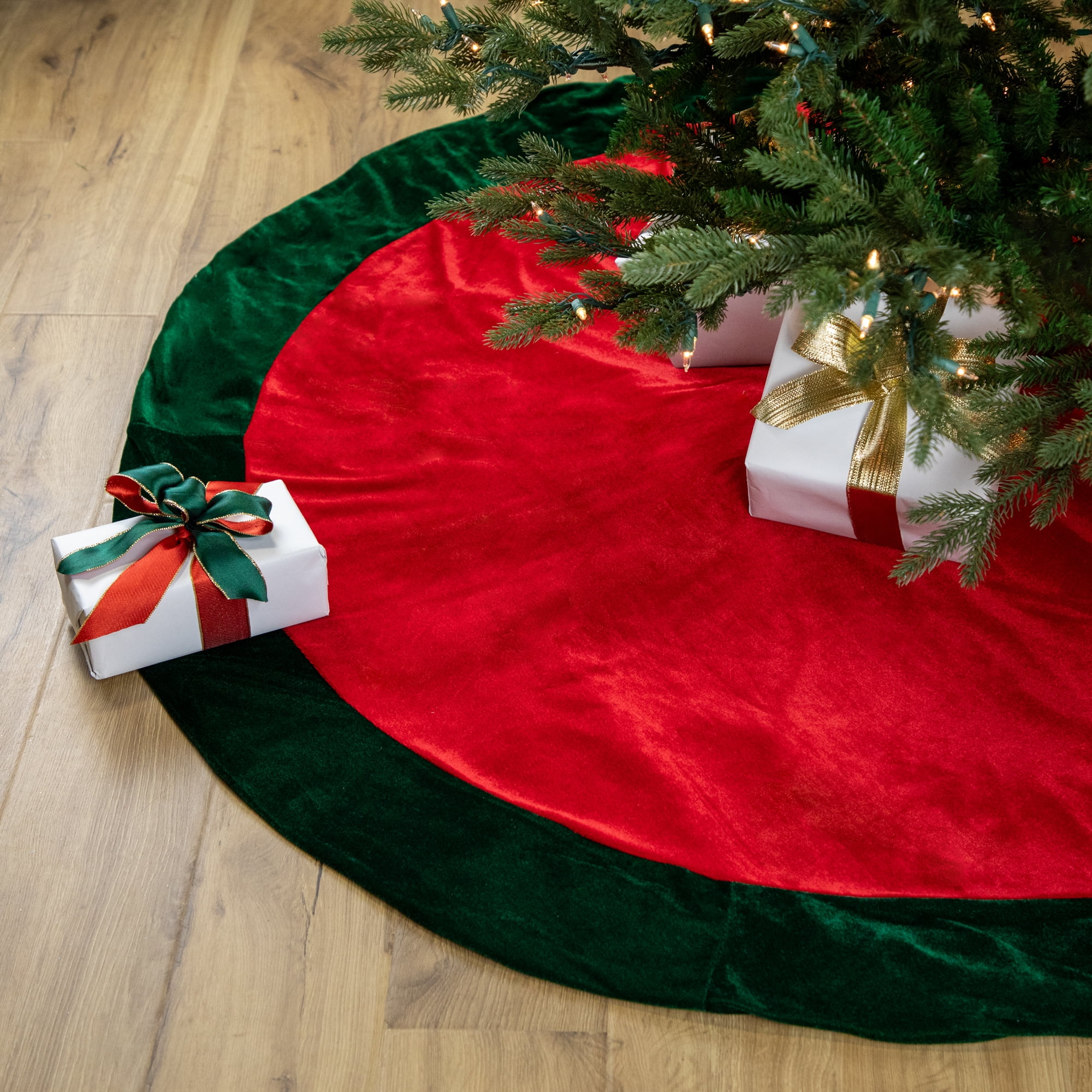 60" Red and Green Traditional Christmas Tree Skirt