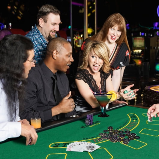 600Piece Poker Chip Set 14 Gram Claytec Chips with Carrying CaseBlack