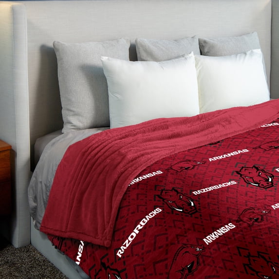 Arkansas NCAA Pendant Silk Touch Throw, 60x90 inches