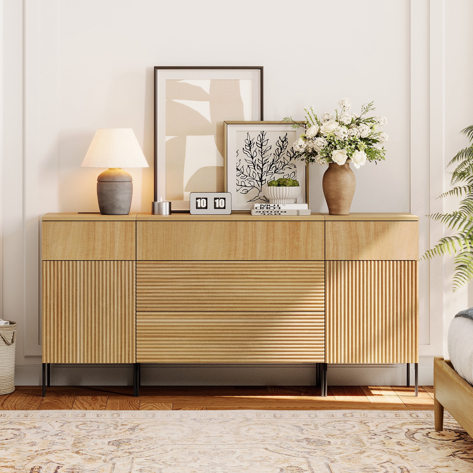 63" Modern Wood 5-Drawer Dresser with Reeded Design, Minimalist Dresser Organizer Storage With Charging Station for Bedroom,Living room, Entryway