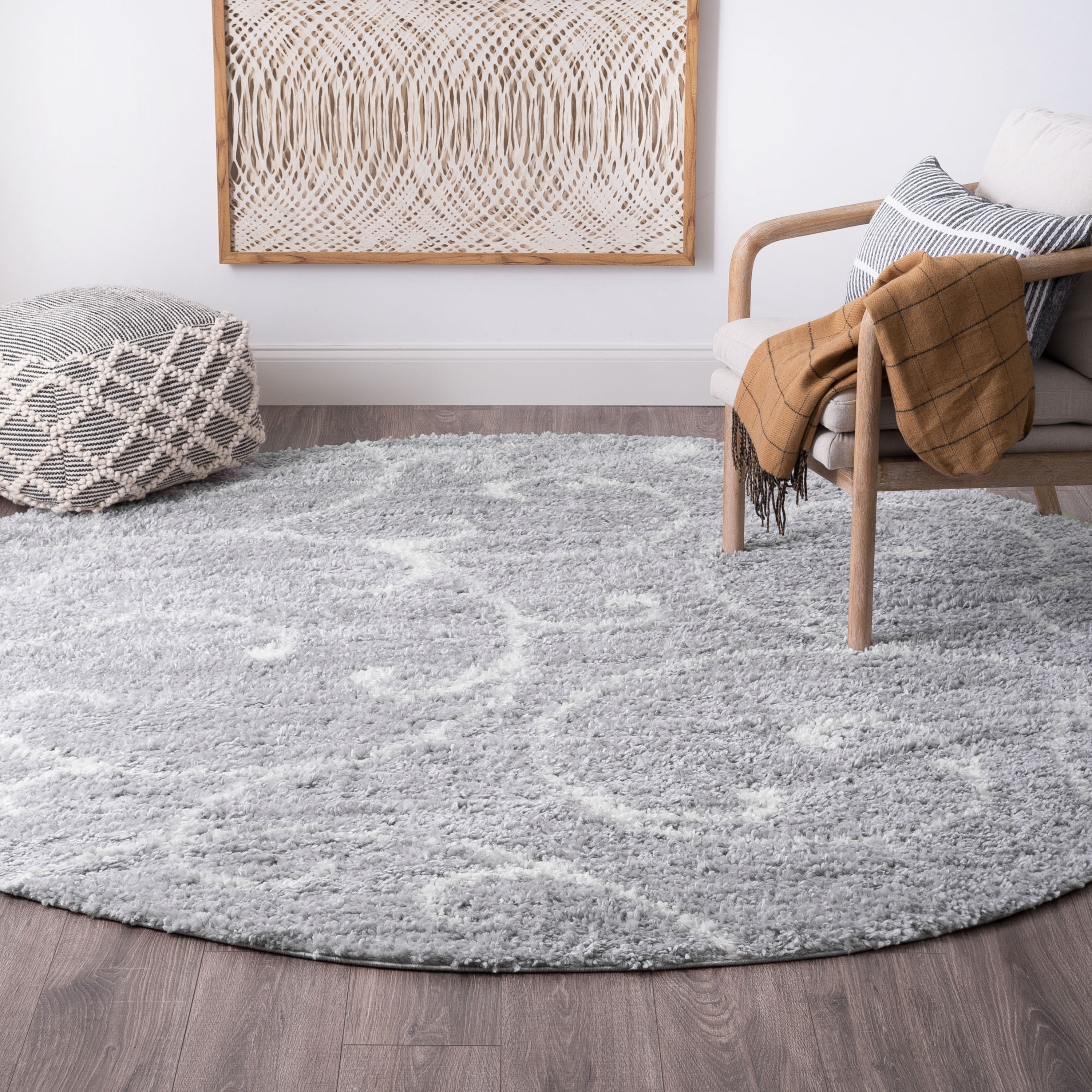 Bliss Rugs Transitional Floral 5'3'' Round Silver and White Polypropylene Indoor Area Rug, 5'3'' Round