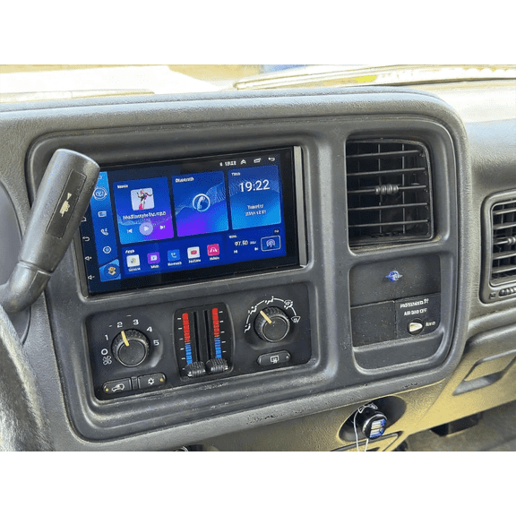 LICHENGTAI 7-Inch Car Navigation Android 15 Carplay/Android GPS Navigation WiFi Bluetooth Fits For 2003-2006 Chevrolet Avalanche 1500 2500