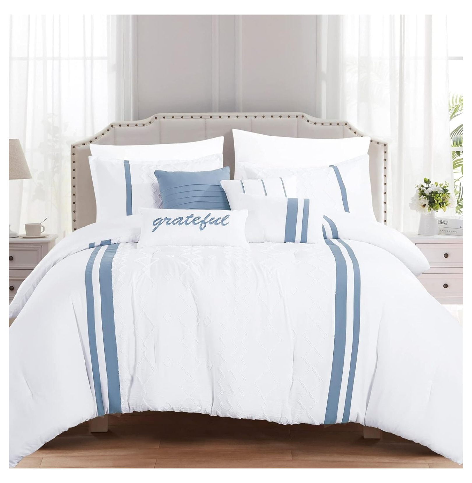 7Piece Onyx White Clip Jacquard Inspirational Comforter Set Queen