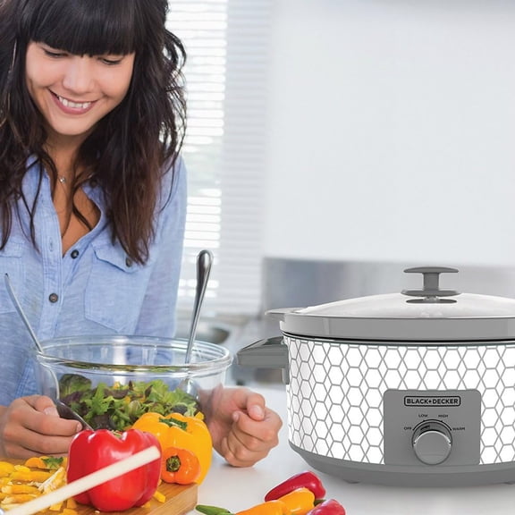 7 Quart Oval Slow Cooker with Dial Control and Removable Stoneware Liner for Home Cooking